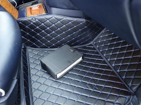 Used 2011 Rolls-Royce Phantom Sedan RWD image 45