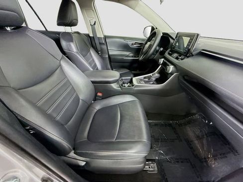 Certified 2019 Toyota RAV4 XLE Premium w/ Carpet Mat Package FWD image 29