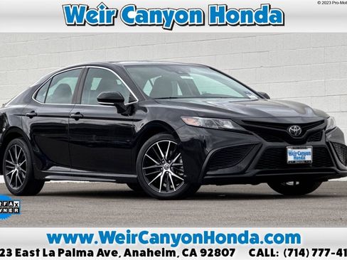 Used 2023 Toyota Camry SE image 1