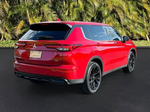 Used 2024 Mitsubishi Outlander SE Black Edition image 5