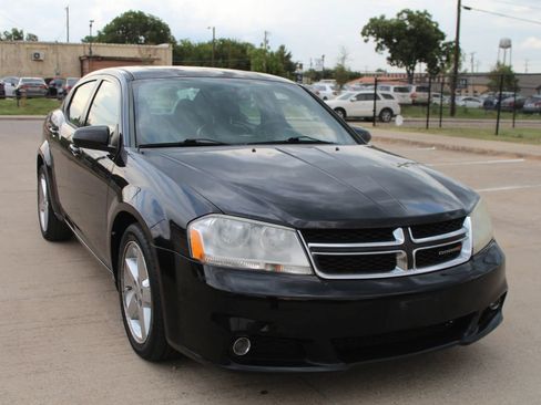 Used 2011 Dodge Avenger Lux FWD image 3