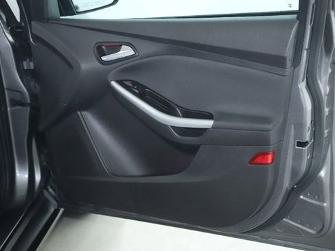 Used 2013 Ford Focus SE image 32