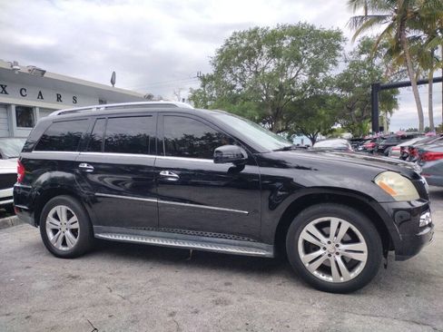 Used 2011 Mercedes-Benz GL 450 4MATIC image 16