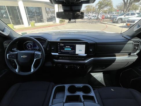 Used 2024 Chevrolet Silverado 1500 LT image 11