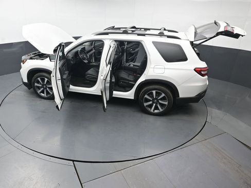 Certified 2023 Honda Pilot Touring image 52