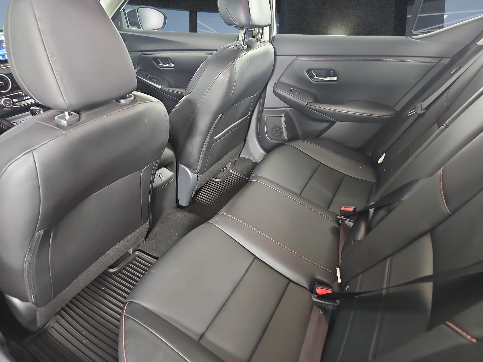 Used 2025 Nissan Sentra SR w/ SR Premium Package FWD image 11