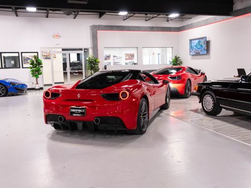 Used 2016 Ferrari 488 GTB RWD image 88