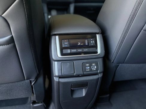 Used 2026 Subaru Ascent Premium w/ Premium Package AWD/4WD image 39
