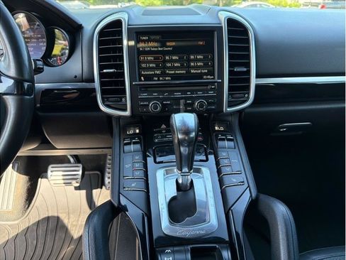 Used 2011 Porsche Cayenne S AWD/4WD image 17