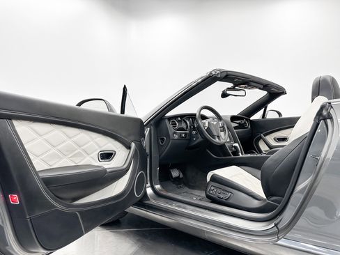 Used 2014 Bentley Continental GT image 23