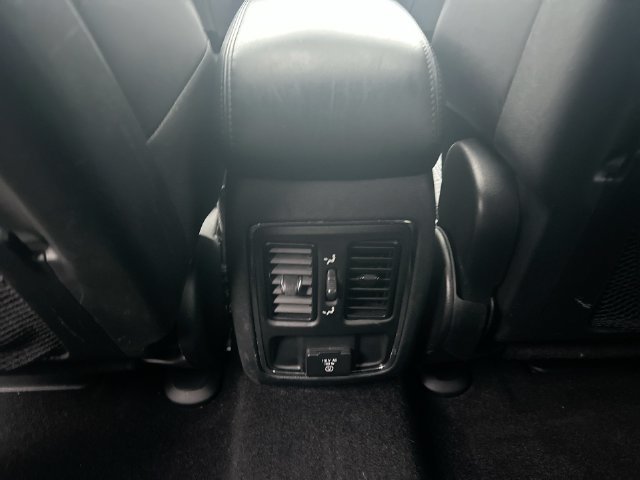 Used 2019 Jeep Grand Cherokee Altitude AWD/4WD image 24