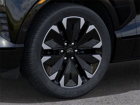 New 2025 Chevrolet Blazer EV RS image 9