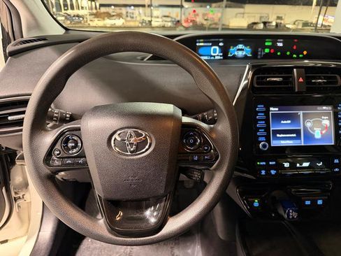 Used 2020 Toyota Prius LE image 17