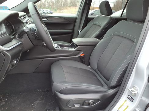 New 2026 Jeep Grand Cherokee L 4WD image 7