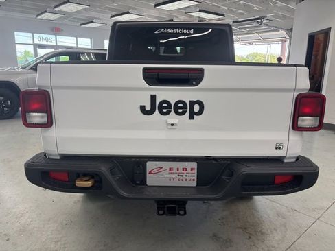 New 2026 Jeep Gladiator Sport AWD/4WD image 9