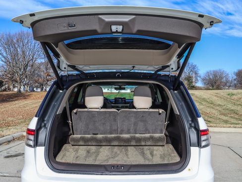 Used 2022 Lincoln Aviator Reserve w/ Equipment Group 201A image 27