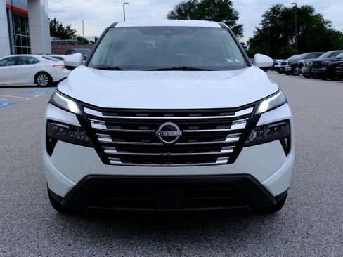 Used 2025 Nissan Rogue SV AWD/4WD image 8