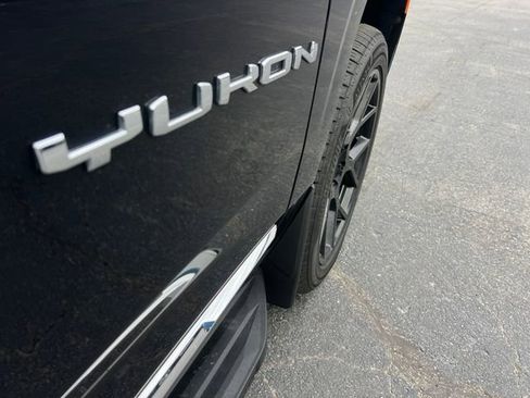 Used 2021 GMC Yukon SLT w/ SLT Luxury Plus Package image 42