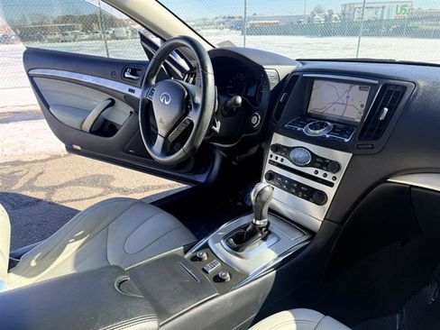 Used 2013 INFINITI G37 w/ Premium Pkg image 16