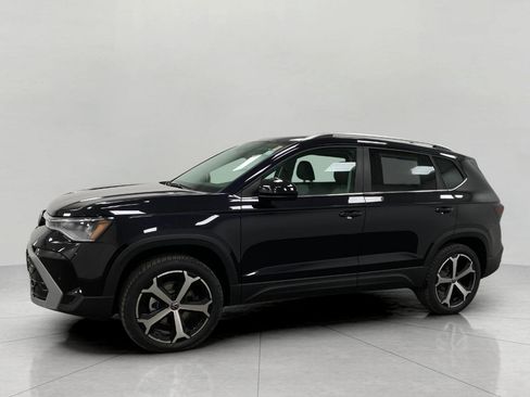 New 2026 Volkswagen Taos SEL image 7