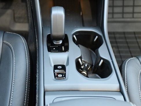 New 2026 Volvo XC40 B5 Core w/ Protection Package Premier image 24