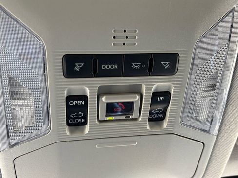 Used 2022 Toyota RAV4 XLE image 26