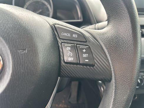 Used 2018 Toyota Yaris iA image 9