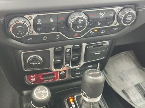 New 2026 Jeep Gladiator Mojave image 24