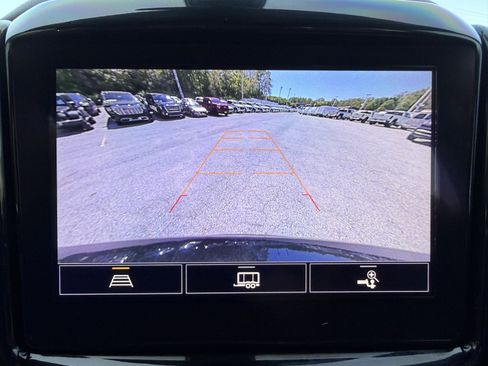 Used 2023 Chevrolet Traverse LT image 19