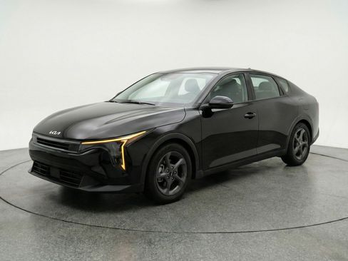 Used 2025 Kia K4 FWD image 3