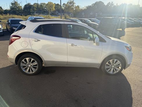 Used 2017 Buick Encore Essence image 10