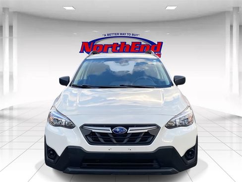 Used 2022 Subaru Crosstrek 2.0i image 2