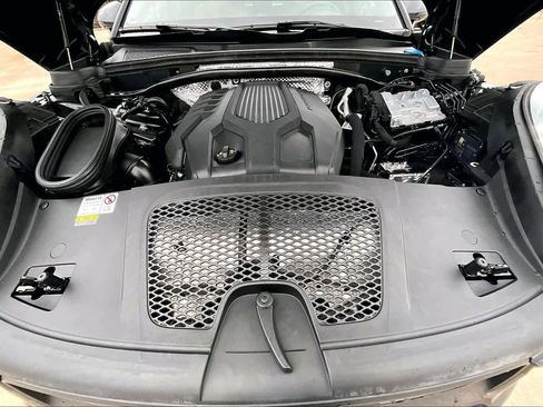 Used 2022 Porsche Macan image 31