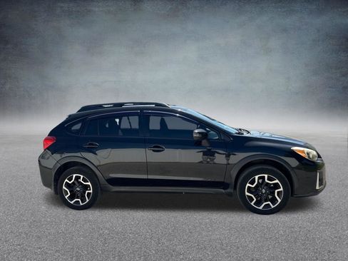 Used 2017 Subaru Crosstrek 2.0i Limited AWD/4WD image 7