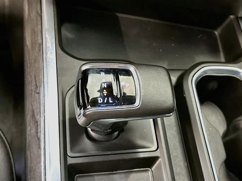 Used 2022 Chevrolet Silverado 1500 LTZ w/ Technology Package AWD/4WD image 24
