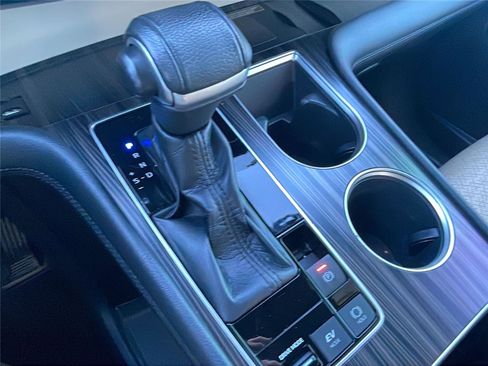 Used 2021 Toyota Sienna Limited image 25