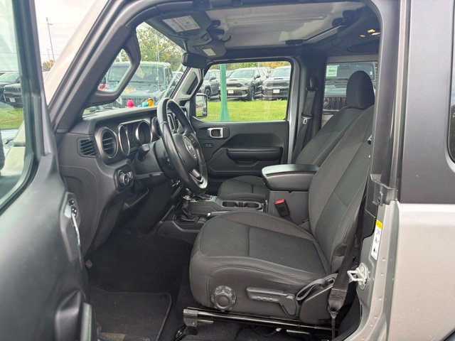 Used 2019 Jeep Wrangler Sport AWD/4WD image 10