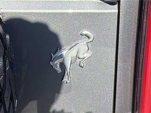 Used 2023 Ford Bronco Badlands image 12