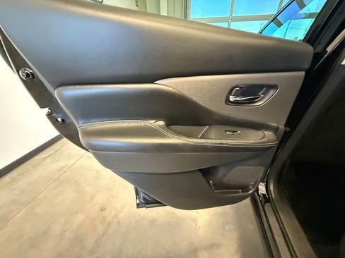 Used 2021 Nissan Murano SV AWD/4WD image 16