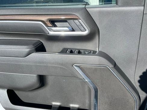 Used 2025 Chevrolet Silverado 2500 LT w/ Convenience Package AWD/4WD image 20