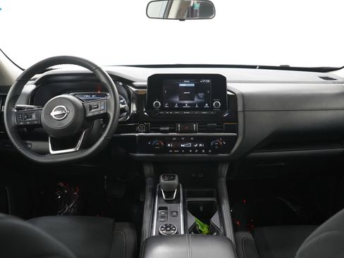Used 2023 Nissan Pathfinder SV AWD/4WD image 17