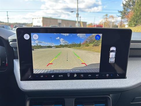 New 2025 Ford Maverick XLT w/ XLT Luxury Package image 22