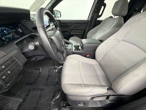 Certified 2026 Toyota Tacoma SR5 AWD/4WD image 22
