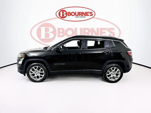 Used 2022 Jeep Compass Latitude AWD/4WD image 6