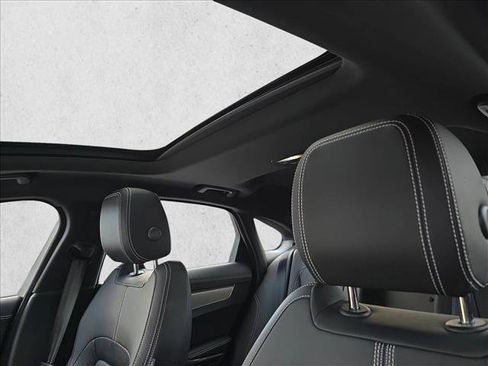 Certified 2024 Jaguar XF R-Dynamic SE image 30