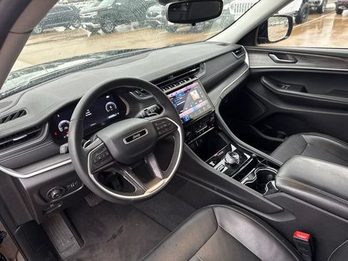 Used 2023 Jeep Grand Cherokee L Limited AWD/4WD image 14