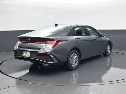 New 2026 Hyundai Elantra SE image 5