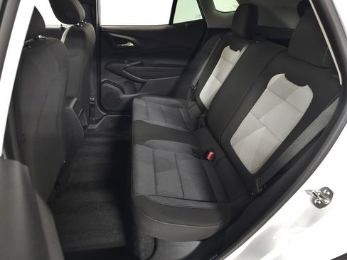 Used 2024 Chevrolet Trax LS w/ LS Convenience Package FWD image 30