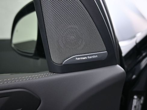 Used 2026 BMW X5 xDrive40i w/ M Sport Package image 10