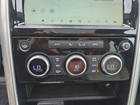 Used 2018 Land Rover Discovery HSE AWD/4WD image 23